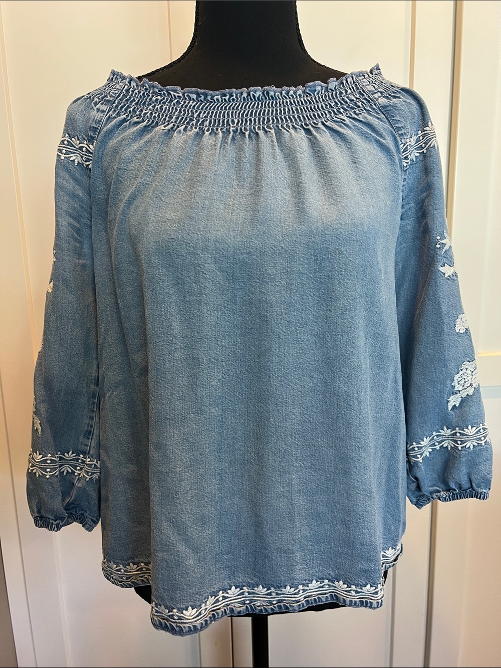 J. Jill Embroidered Denim Chambray Peasant Blouse XSP Extra Small Petite EUC